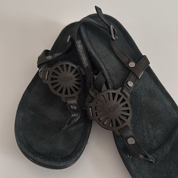UGG Black Sandals with Thong Design EUC - Picture 2 of 4